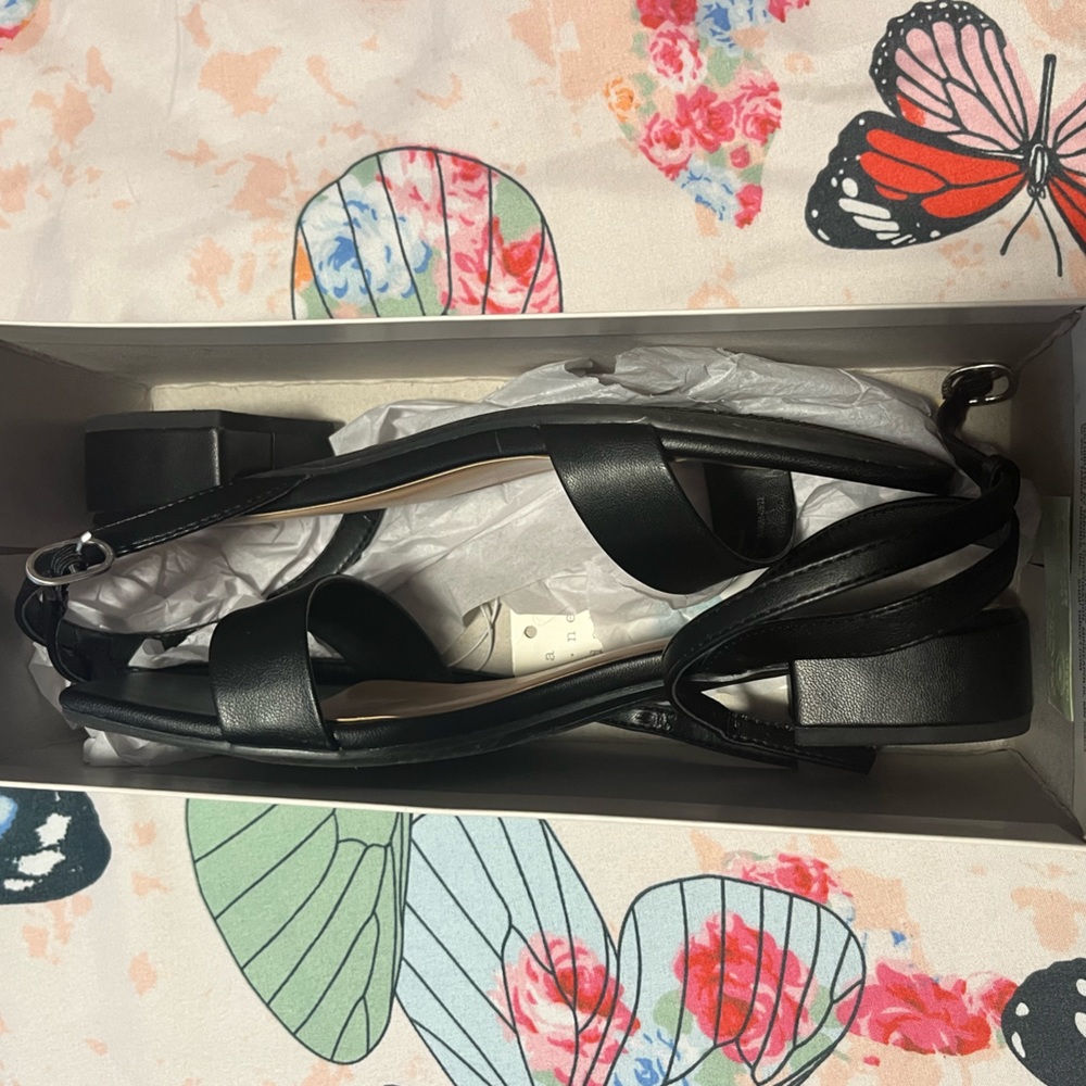 Target sandals - Picture 3 of 3